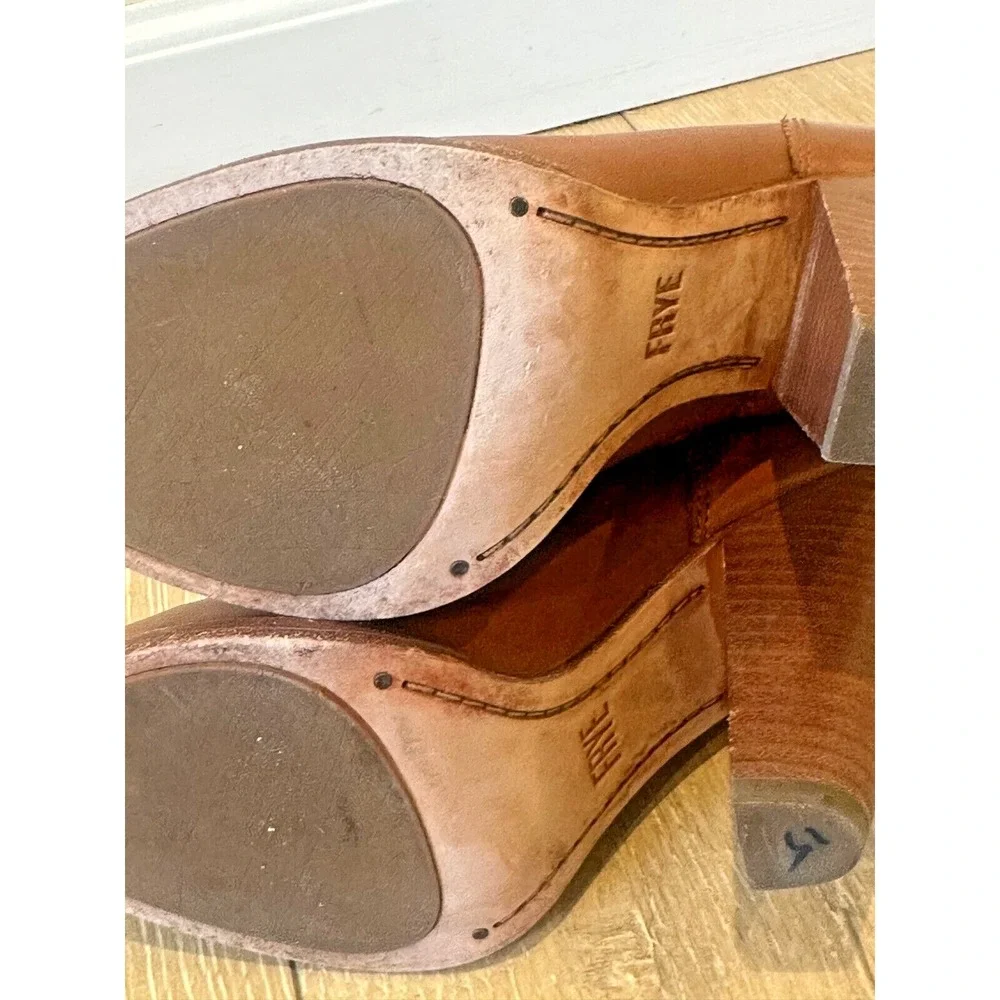 Frye Remy Chelsea Brown Leather‎ Women's Sz 6M Inside Zip Heeled Ankle Bootie